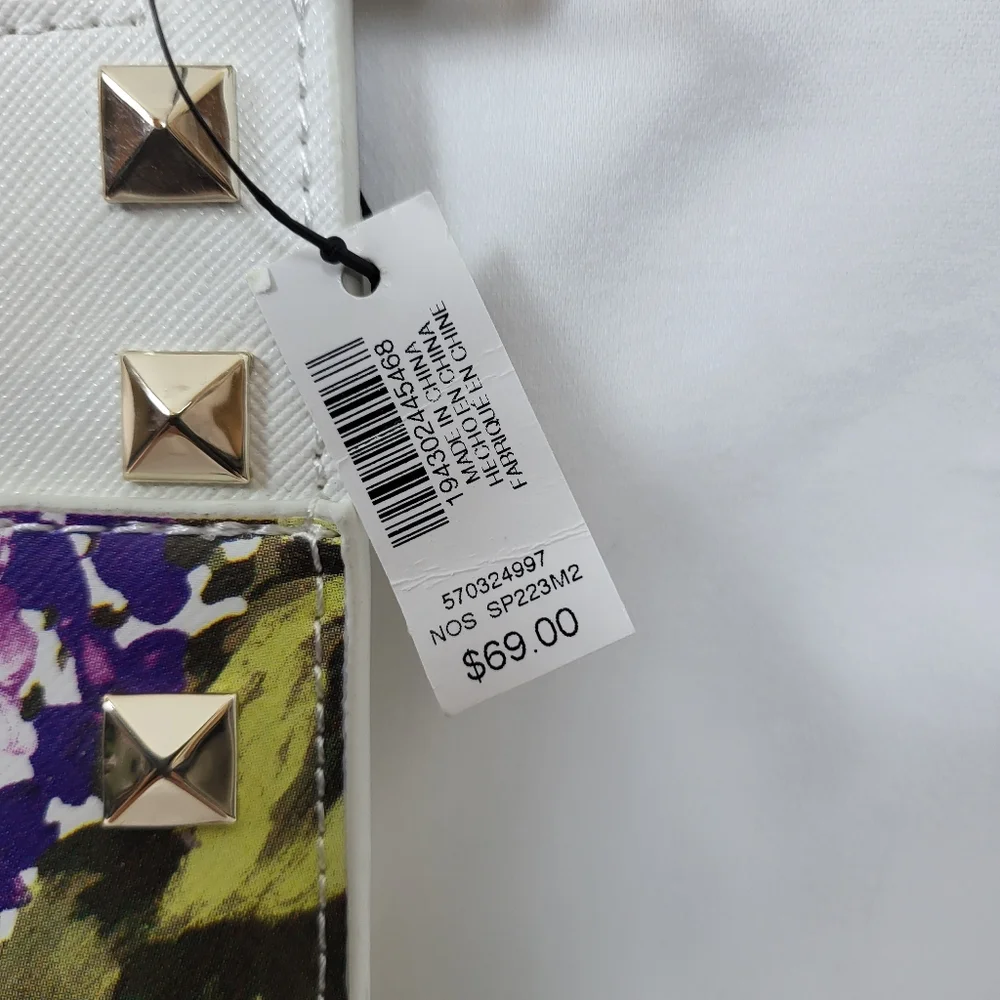 White House Black Market White Purple Hydrangea‎ Studded Wristlet Clutch New - Picture 4 of 10